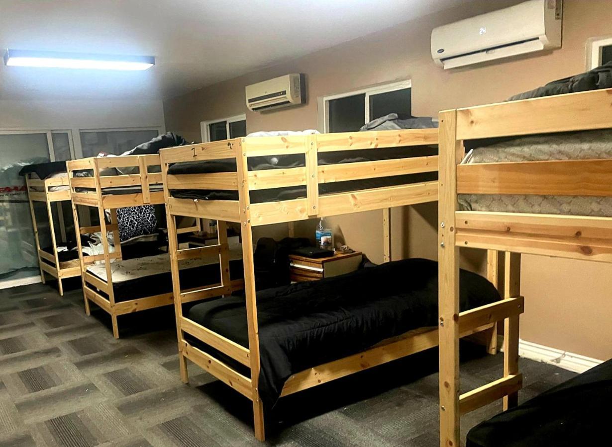 Humble Abode At El Monte Hostel Bagian luar foto